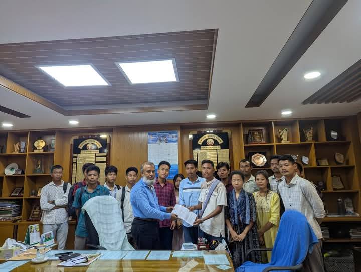 পিসিপি ও এইচডাব্লিউএফ’র উদ্যোগে শিক্ষার্থীদের বিভিন্ন সংকট নিরসনের দাবিতে রাঙ্গামাটি কলেজ অধ্যক্ষের নিকট স্মারকলিপি
