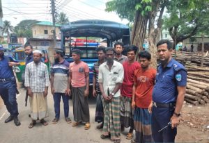 বান্দরবানে রোহিঙ্গা অনুপ্রবেশ: পুলিশের অভিযানে আটক ৮ রোহিঙ্গা