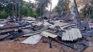 Bengali settlerss vandalize and loot the homes of 10 Jumma people, and set fire to one house in Baghaichari