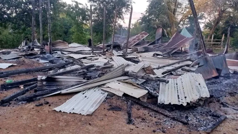 বাঘাইছড়িতে সেটেলার বাঙালি কর্তৃক ১০ জুম্মের ঘর ভাঙচুর ও লুটপাট এবং ১ টি ঘরে অগ্নিসংযোগ