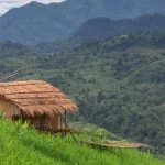 পাহাড় আজো কাঁদে