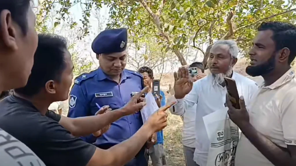 Attempt to occupy crematorium and homesteads of Tripura community by former Bengali Awami League leader in Lama